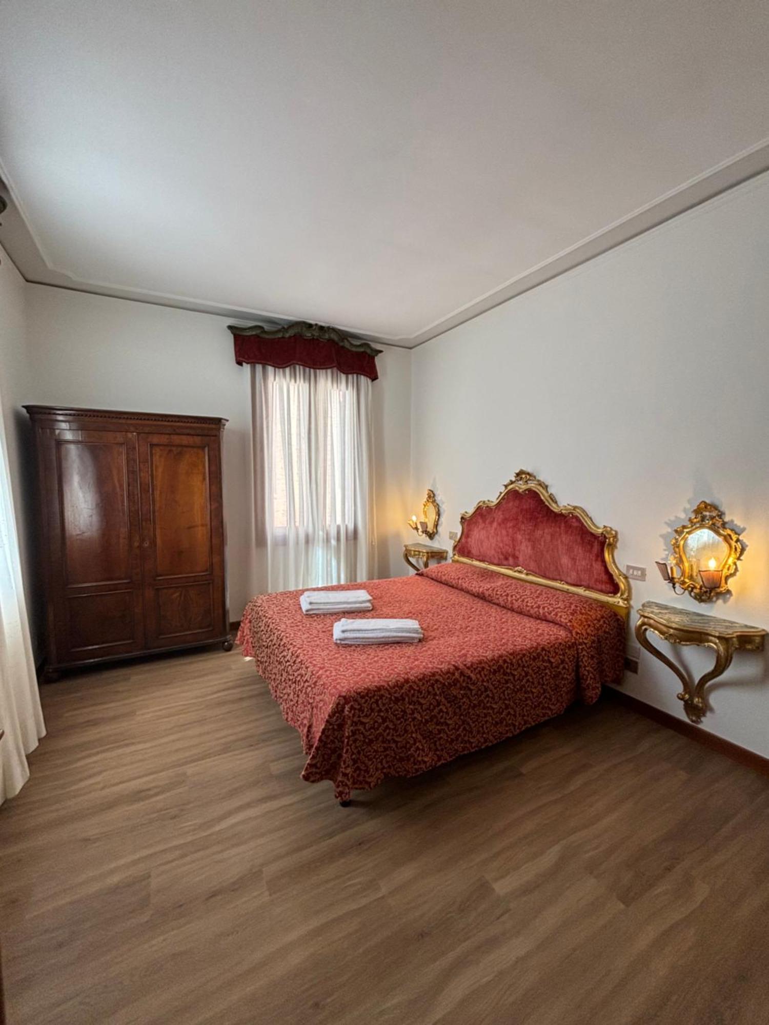 Apartment Ca Barbaro With Altana-appartamenti Storici- Venedig